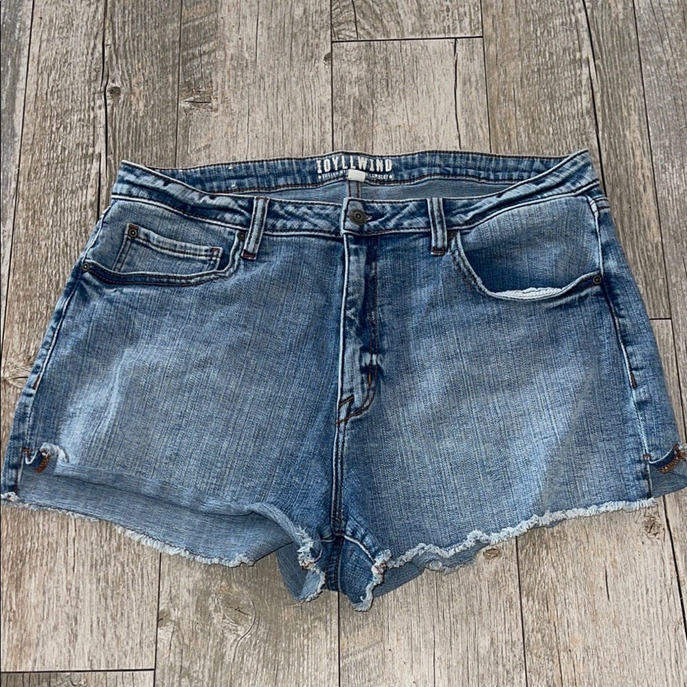 Idyllwind Blue Jean Shorts with Frayed Hem